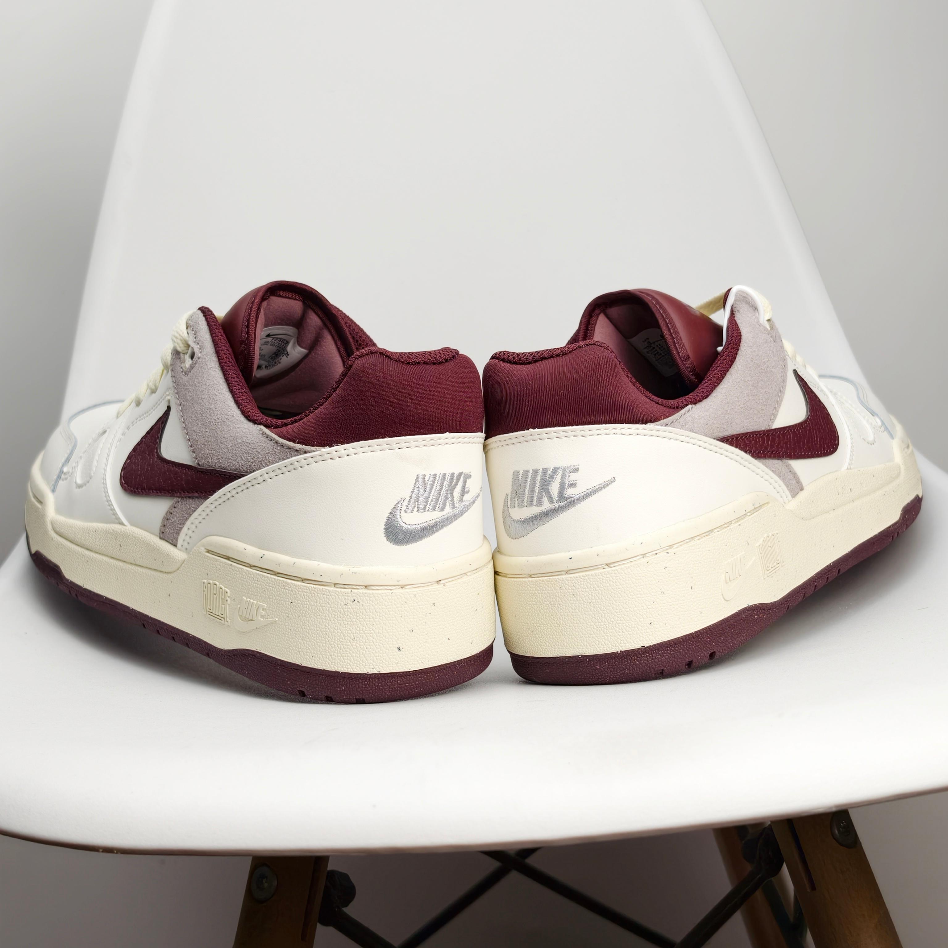 💰110
Nike 联名 Billie Eilish x Nike Air Alpha Force 88 扣篮篮球低帮运动板鞋 以 Nike Air Alpha Force 88 为原型推出全新联名鞋款，采用了全粒面皮革材质的鞋面，
Size：36～45半
ID：284JDD