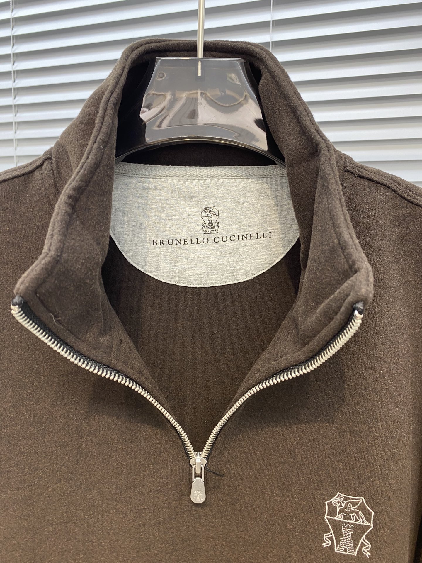 “Old Money Recommended Cashmere Coats for Autumn and Winter: Classic Style with Retro Details and Comfortable Fit” - 图片 3