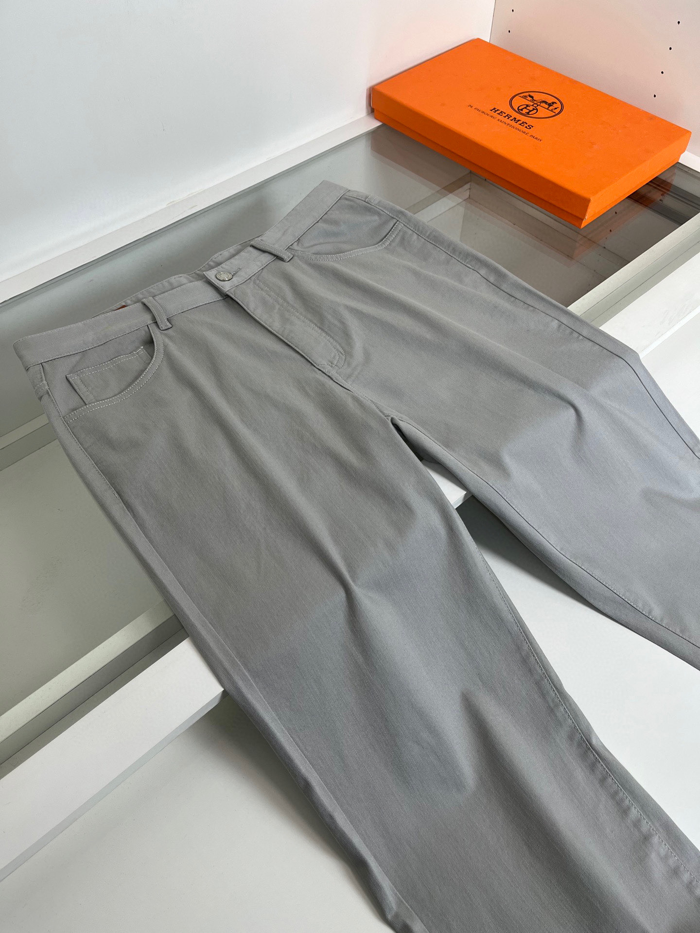 High-quality 公司订单爱*仕(He*mès) 2026春夏新款 柜在售！颜色真好看 成衣染经