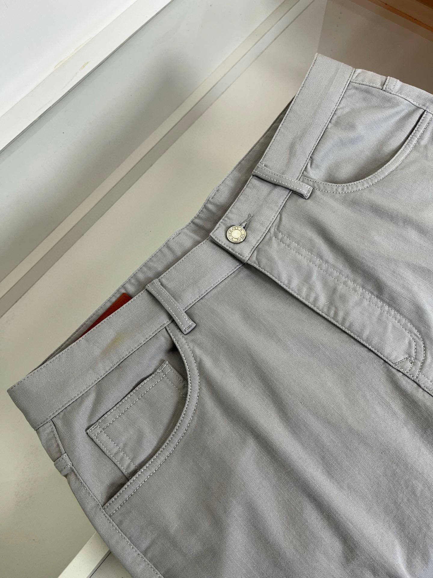 High-quality 公司订单爱*仕(He*mès) 2026春夏新款 柜在售！颜色真好看 成衣染经