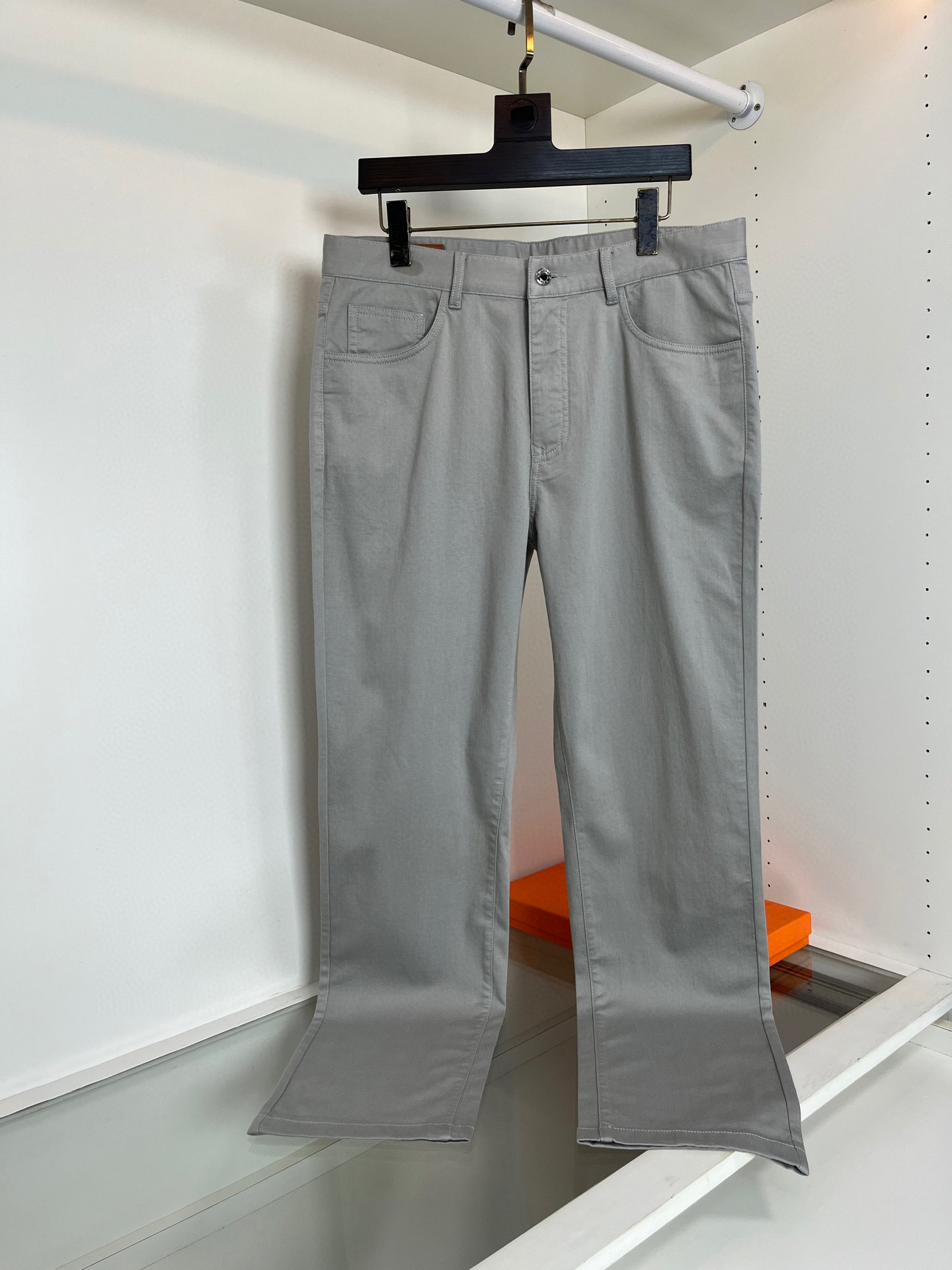 High-quality 公司订单爱*仕(He*mès) 2026春夏新款 柜在售！颜色真好看 成衣染经