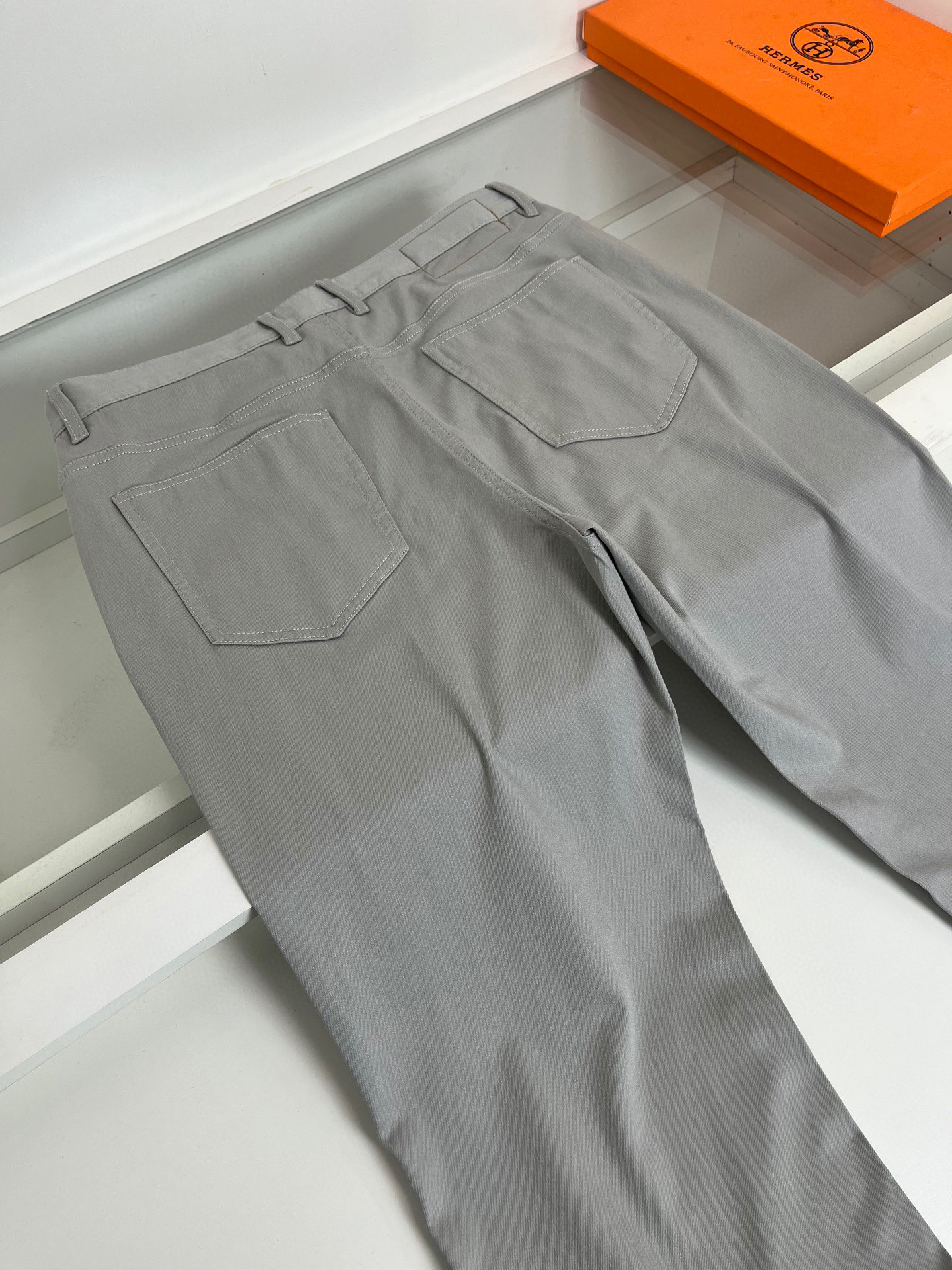 High-quality 公司订单爱*仕(He*mès) 2026春夏新款 柜在售！颜色真好看 成衣染经