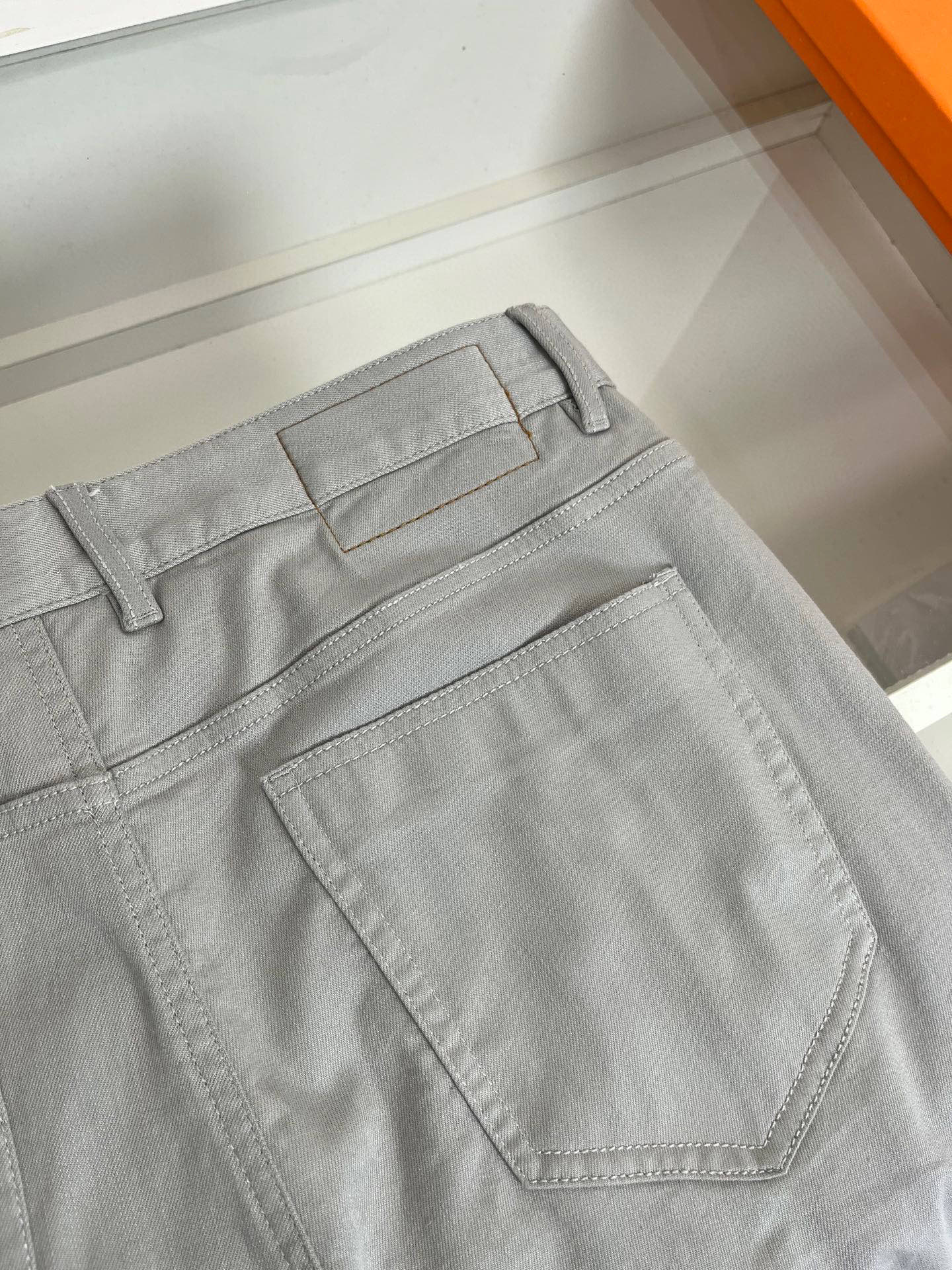 High-quality 公司订单爱*仕(He*mès) 2026春夏新款 柜在售！颜色真好看 成衣染经