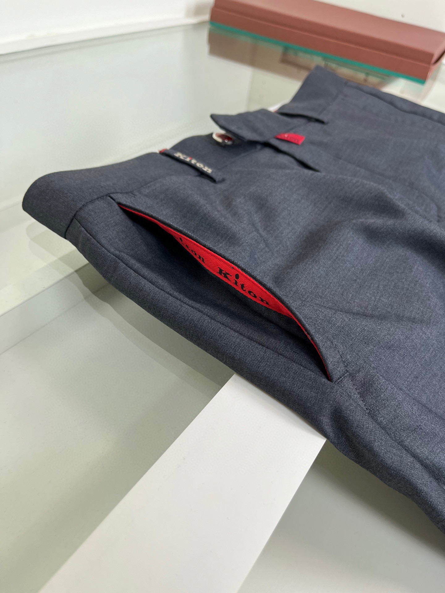 Kiton 2026春夏新款 老钱新贵们的大爱 客供料男士皮带腰直脚休闲裤 经典款 商务休闲都实穿的一款