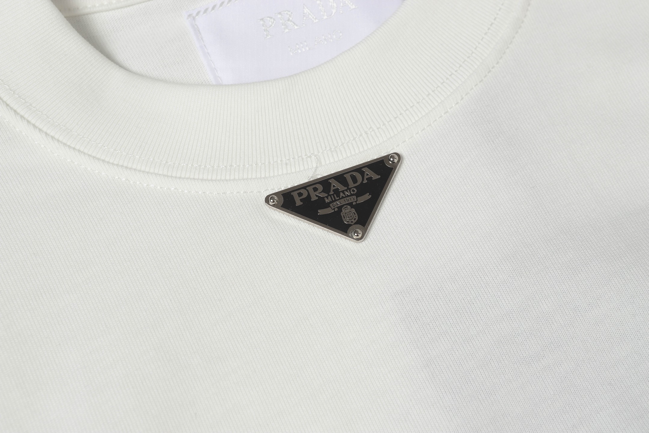 Custom Prada Foundation Pentagram Shorts T-shirt: Top Quality Black Cotton. - 图片 5