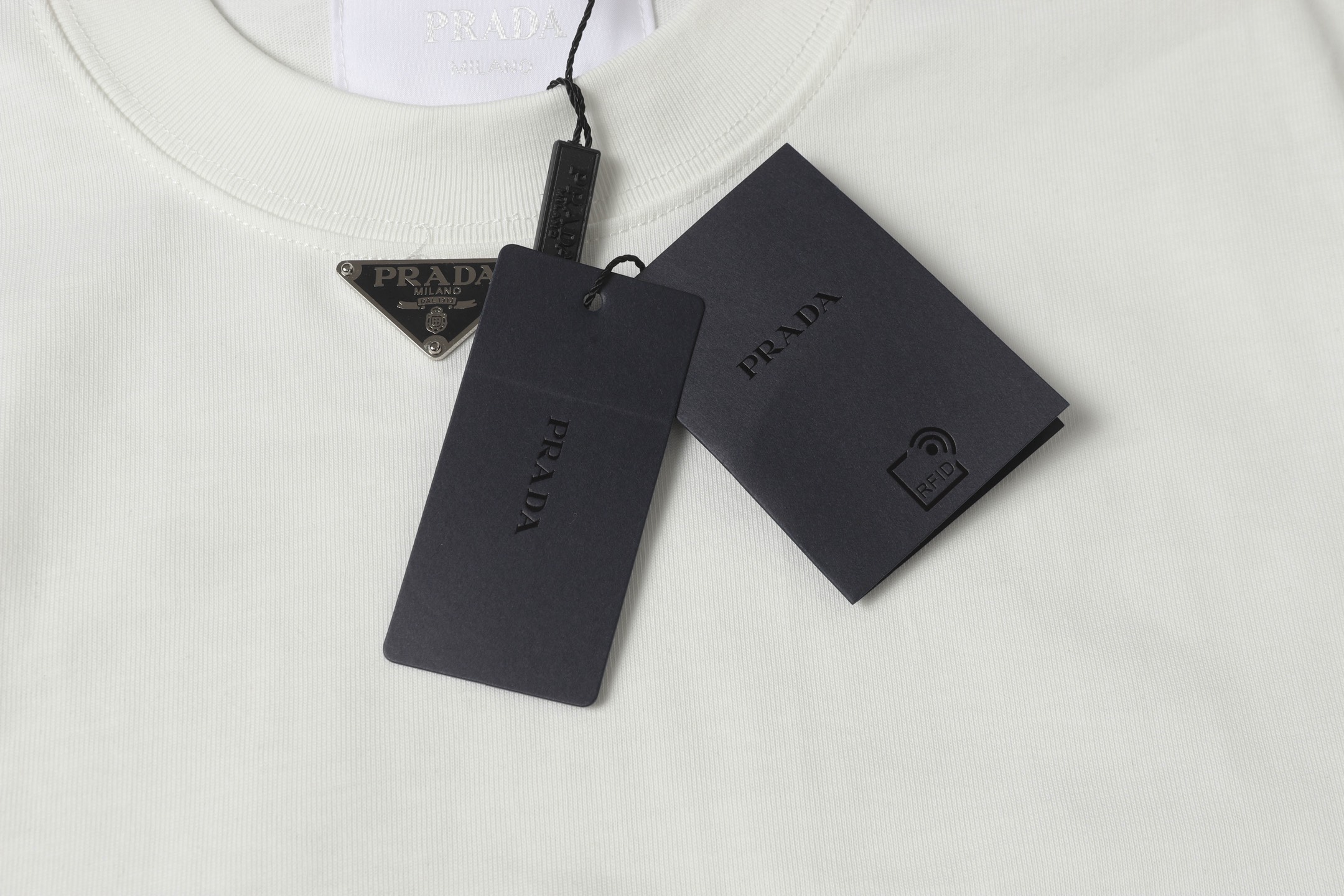 Custom Prada Foundation Pentagram Shorts T-shirt: Top Quality Black Cotton. - 图片 6