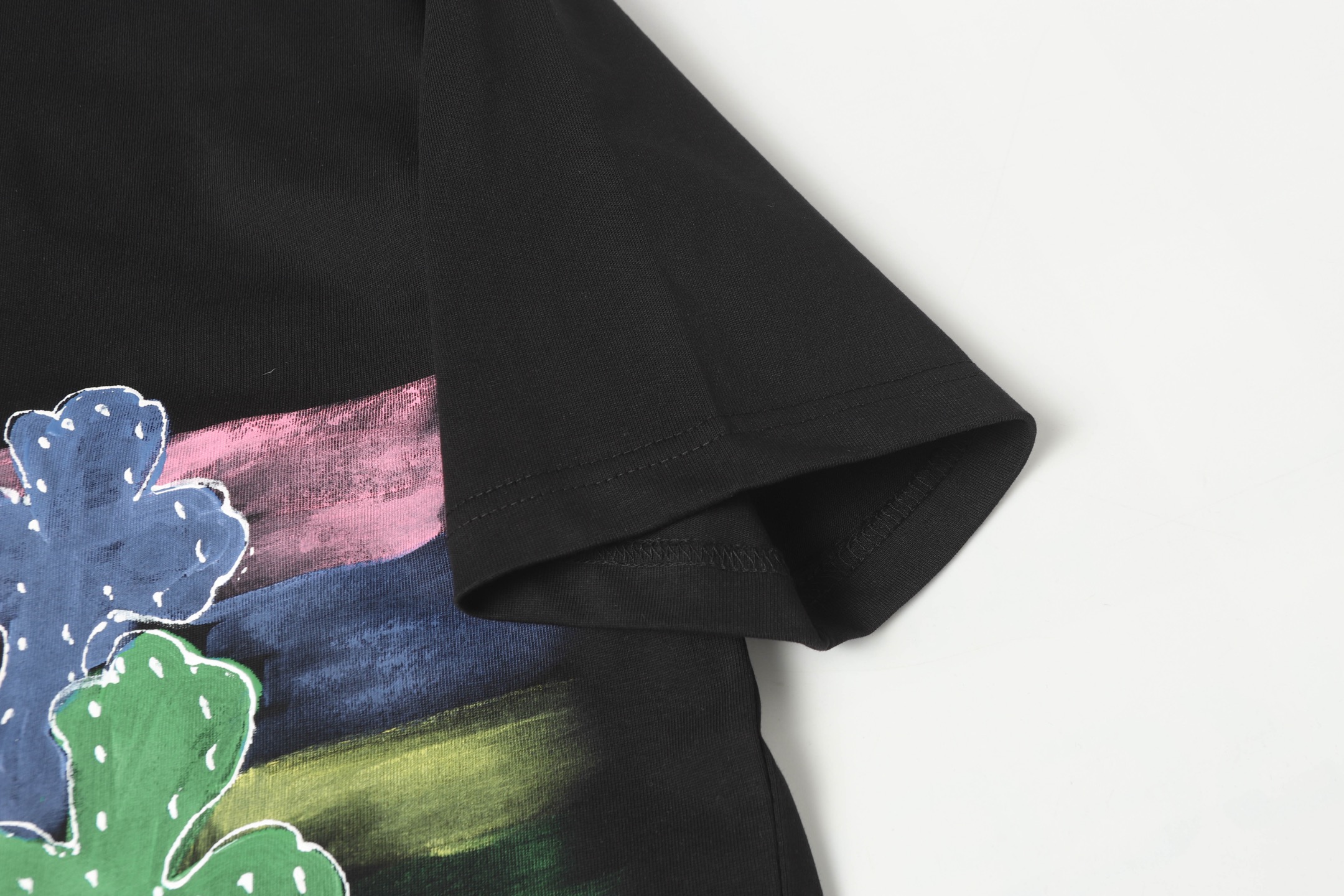 Chrome Hearts CH Crawl Crusade Crosshands T-shirt: High-Quality, Custom Hardware, Unique Design - 图片 4