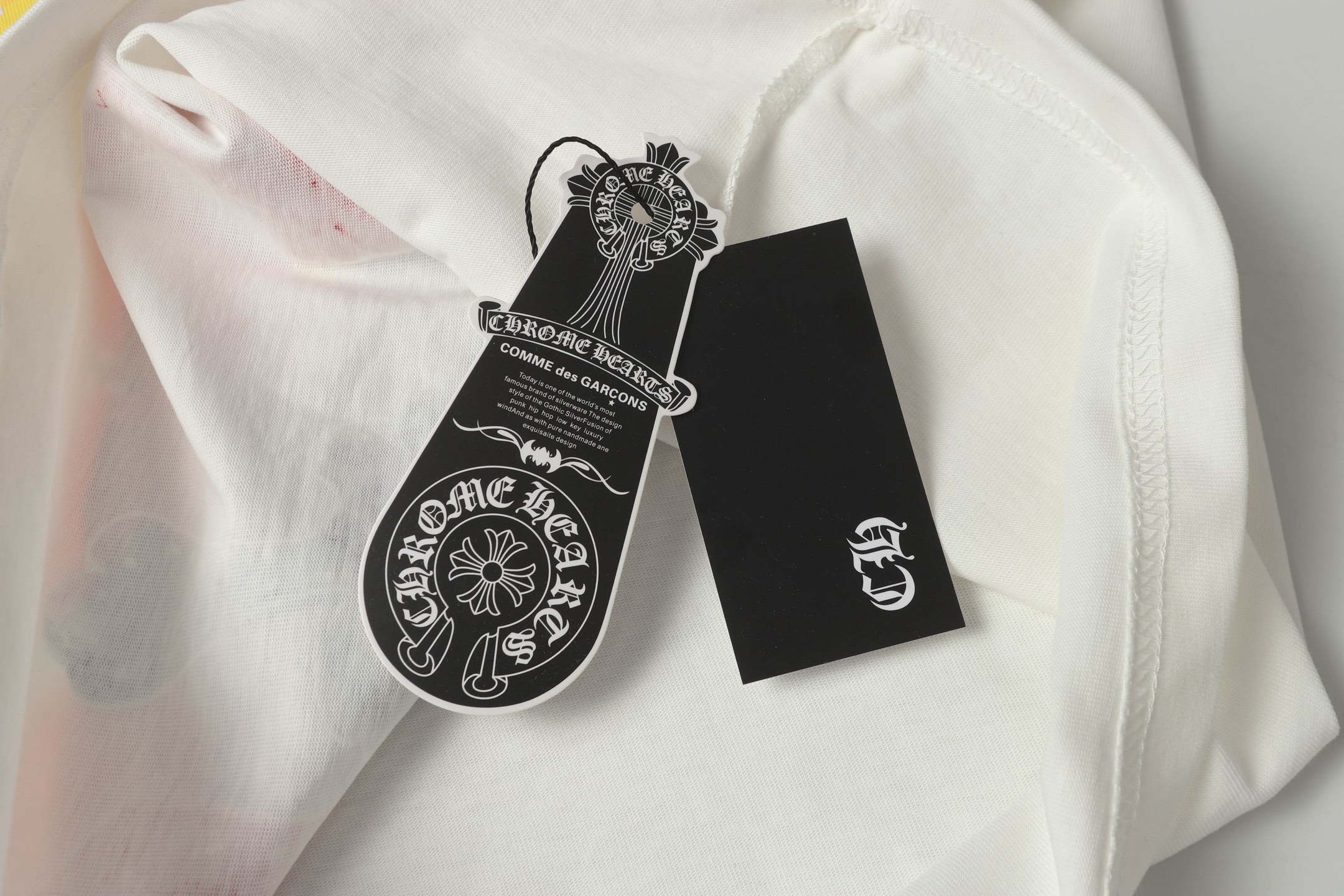 Chrome Hearts CH Crawl Crusade Crosshands T-shirt: Artistic Design, Top Quality, Customized Hardware - 图片 9