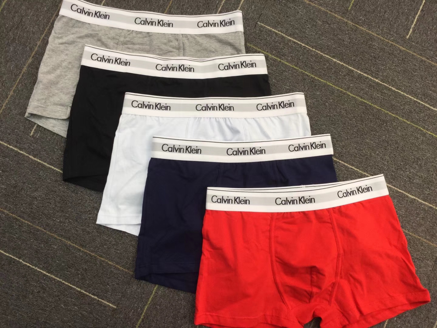 5色现货CK摩登引力带】一盒三条装
贸易公司订单追加500盒卖完无补,独家福利…明星同款!2022年