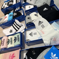 2026 new adidas 💛配包装Adidas 阿迪达斯三叶草 漂亮穿搭)新款经典中短款堆堆袜袜子 2026 new adidas 💛配包装Adidas 阿迪达斯三叶草 漂亮穿搭)新款经典中短款堆堆袜袜子