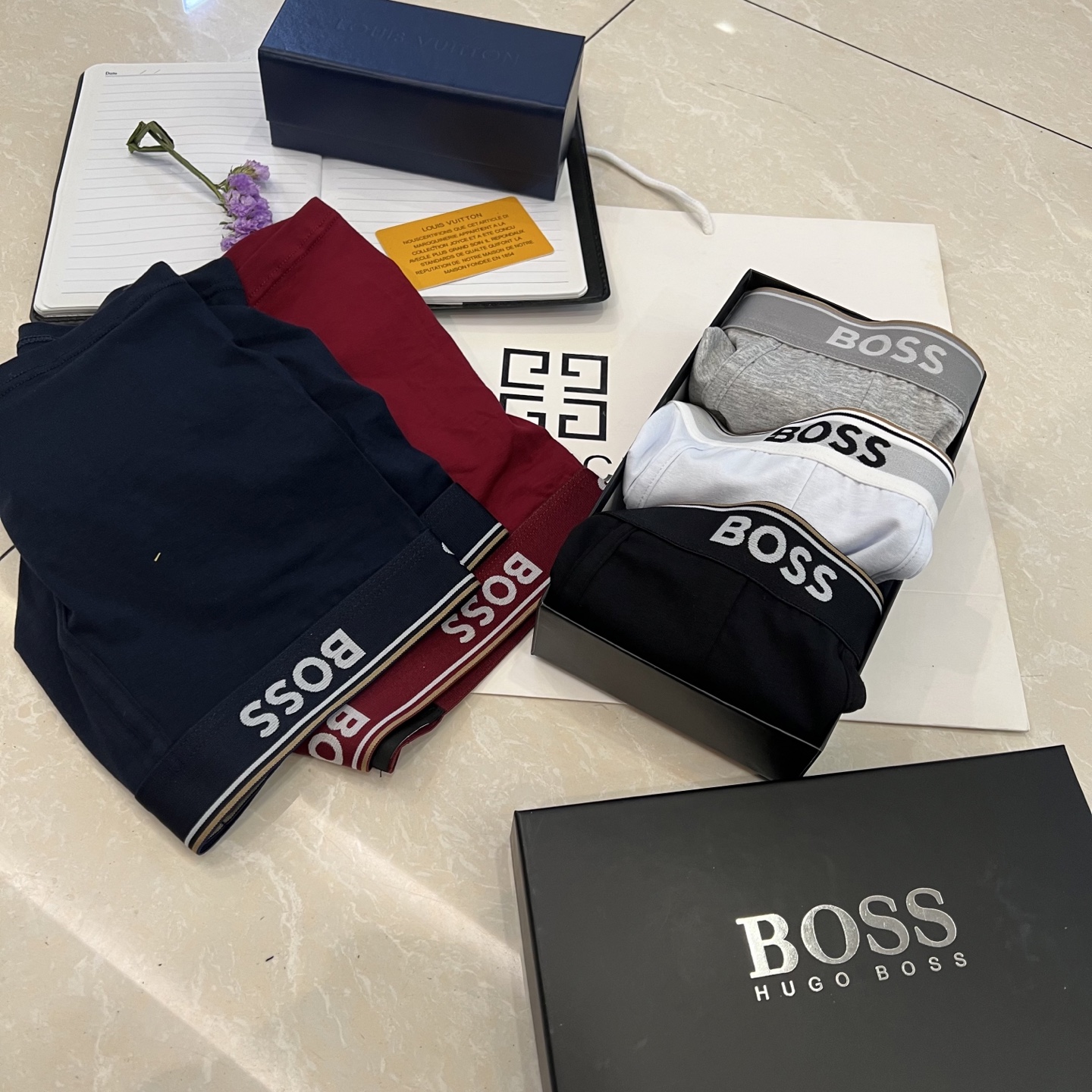 新品2026（BOSS）专柜最新款，高级纯棉 最新走秀同款，绝对的原单品质，全手工切割工艺   专柜订制