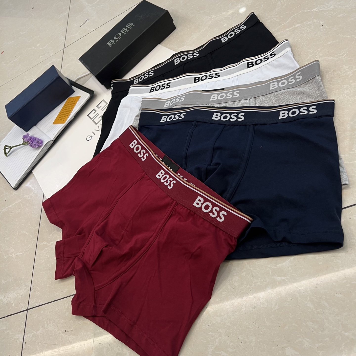 新品2026（BOSS）专柜最新款，高级纯棉 最新走秀同款，绝对的原单品质，全手工切割工艺   专柜订制