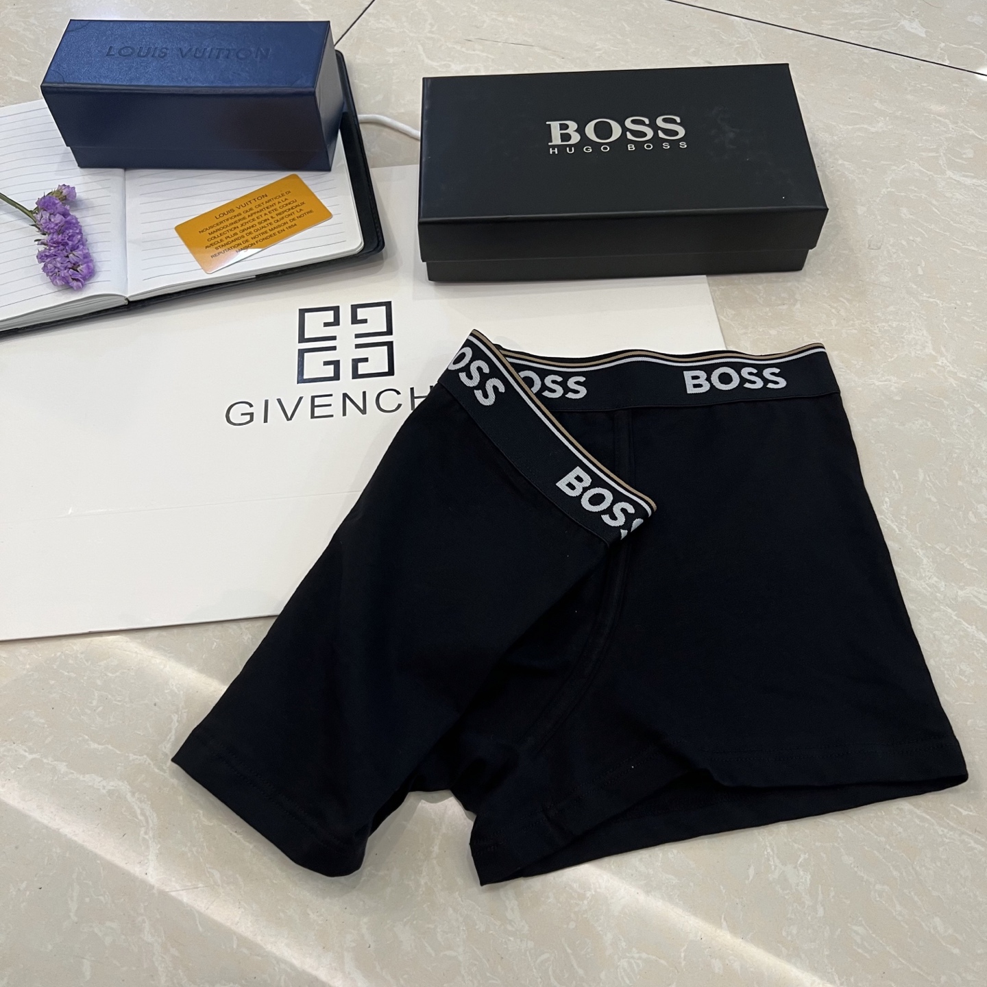 新品2026（BOSS）专柜最新款，高级纯棉 最新走秀同款，绝对的原单品质，全手工切割工艺   专柜订制