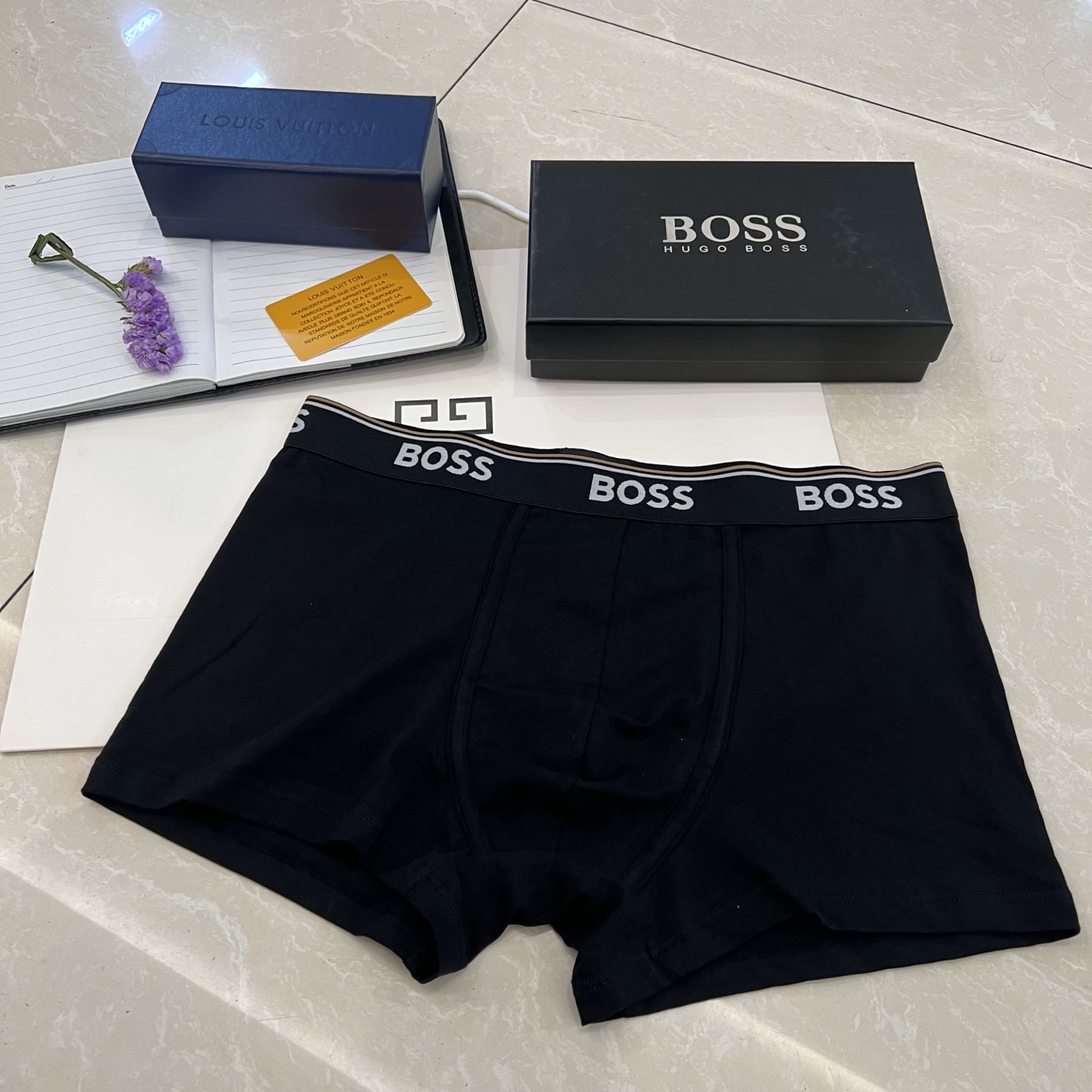新品2026（BOSS）专柜最新款，高级纯棉 最新走秀同款，绝对的原单品质，全手工切割工艺   专柜订制