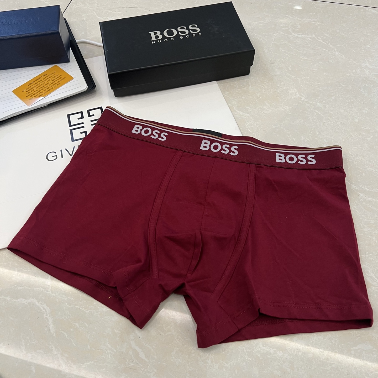 新品2026（BOSS）专柜最新款，高级纯棉 最新走秀同款，绝对的原单品质，全手工切割工艺   专柜订制