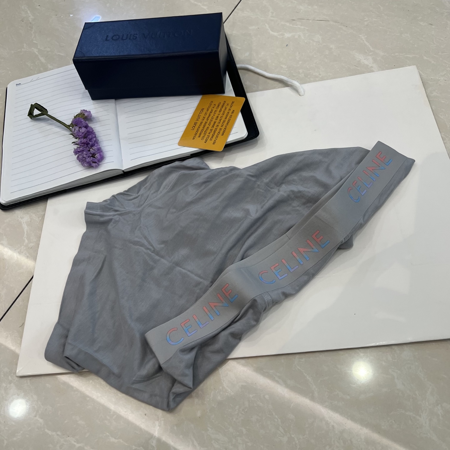新品升级2026celine塞琳）专柜最新款，高级最新走秀同款，绝对的原单品质，全手工切割工艺   专柜