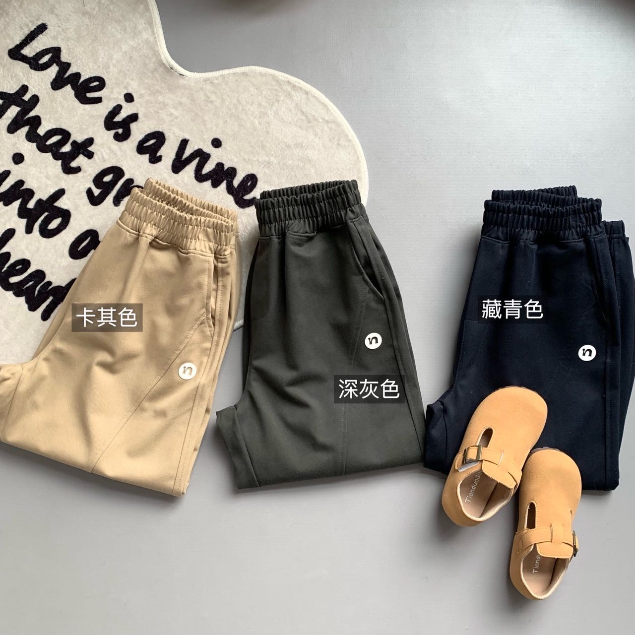 Precio de oferta 79.9@una talla 120-160, tres colores disponibles: caqui, gris oscuro y azul marino. La serenidad del a…