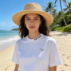 🐴《普拉达 PRADA》VIP高级定制! 2026春夏季新款短袖。这款T恤是夏季男装系列新品,采用丝光工 🐴《普拉达 PRADA》VIP高级定制! 2026春夏季新款短袖。这款T恤是夏季男装系列新品,采用丝光工
