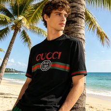 🐴《古奇 GUCCI》VIP高级定制! 2026春夏季新款短袖。这款T恤是夏季男装系列新品,采用丝光工艺 🐴《古奇 GUCCI》VIP高级定制! 2026春夏季新款短袖。这款T恤是夏季男装系列新品,采用丝光工艺