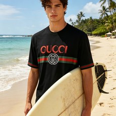 🐴《古奇 GUCCI》VIP高级定制! 2026春夏季新款短袖。这款T恤是夏季男装系列新品,采用丝光工艺 🐴《古奇 GUCCI》VIP高级定制! 2026春夏季新款短袖。这款T恤是夏季男装系列新品,采用丝光工艺