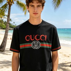 🐴《古奇 GUCCI》VIP高级定制! 2026春夏季新款短袖。这款T恤是夏季男装系列新品,采用丝光工艺 🐴《古奇 GUCCI》VIP高级定制! 2026春夏季新款短袖。这款T恤是夏季男装系列新品,采用丝光工艺
