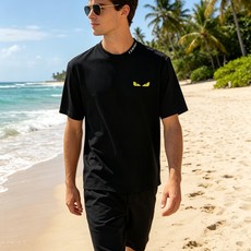 🐴《芬迪 FENDI》VIP高级定制! 2026春夏季新款短袖。这款T恤是夏季男装系列新品,采用丝光工艺 🐴《芬迪 FENDI》VIP高级定制! 2026春夏季新款短袖。这款T恤是夏季男装系列新品,采用丝光工艺