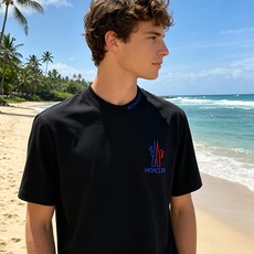 🐴《蒙口 Moncler》VIP高级定制! 2026春夏季新款短袖。这款T恤是夏季男装系列新品,采用丝光 🐴《蒙口 Moncler》VIP高级定制! 2026春夏季新款短袖。这款T恤是夏季男装系列新品,采用丝光