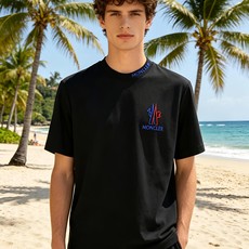 🐴《蒙口 Moncler》VIP高级定制! 2026春夏季新款短袖。这款T恤是夏季男装系列新品,采用丝光 🐴《蒙口 Moncler》VIP高级定制! 2026春夏季新款短袖。这款T恤是夏季男装系列新品,采用丝光