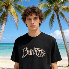 🐴《巴宝莉 Burberry》VIP高级定制! 2026春夏季新款短袖。这款T恤是夏季男装系列新品,采用 🐴《巴宝莉 Burberry》VIP高级定制! 2026春夏季新款短袖。这款T恤是夏季男装系列新品,采用