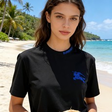 🐴《巴宝莉 Burberry》VIP高级定制! 2026春夏季新款短袖。这款T恤是夏季男装系列新品,采用 🐴《巴宝莉 Burberry》VIP高级定制! 2026春夏季新款短袖。这款T恤是夏季男装系列新品,采用