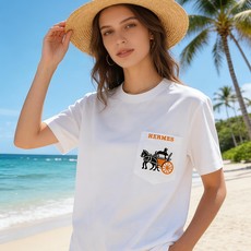 🐴《爱马仕 HERMES》VIP高级定制! 2026春夏季新款短袖。这款T恤是夏季男装系列新品,采用丝光 🐴《爱马仕 HERMES》VIP高级定制! 2026春夏季新款短袖。这款T恤是夏季男装系列新品,采用丝光