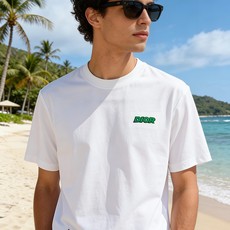🐴《迪奥 Dior》VIP高级定制! 2026春夏季新款短袖。这款T恤是夏季男装系列新品,采用丝光工艺进 🐴《迪奥 Dior》VIP高级定制! 2026春夏季新款短袖。这款T恤是夏季男装系列新品,采用丝光工艺进