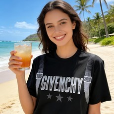 🐴《纪梵希 GIVENCHY》VIP高级定制! 2026春夏季新款短袖。这款T恤是夏季男装系列新品,采用 🐴《纪梵希 GIVENCHY》VIP高级定制! 2026春夏季新款短袖。这款T恤是夏季男装系列新品,采用