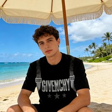 🐴《纪梵希 GIVENCHY》VIP高级定制! 2026春夏季新款短袖。这款T恤是夏季男装系列新品,采用 🐴《纪梵希 GIVENCHY》VIP高级定制! 2026春夏季新款短袖。这款T恤是夏季男装系列新品,采用