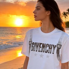 🐴《纪梵希 GIVENCHY》VIP高级定制! 2026春夏季新款短袖。这款T恤是夏季男装系列新品,采用 🐴《纪梵希 GIVENCHY》VIP高级定制! 2026春夏季新款短袖。这款T恤是夏季男装系列新品,采用