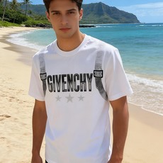 🐴《纪梵希 GIVENCHY》VIP高级定制! 2026春夏季新款短袖。这款T恤是夏季男装系列新品,采用 🐴《纪梵希 GIVENCHY》VIP高级定制! 2026春夏季新款短袖。这款T恤是夏季男装系列新品,采用