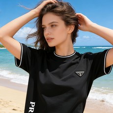 🐴《普拉达 PRADA》VIP高级定制! 2026春夏季新款短袖。这款T恤是夏季男装系列新品,采用丝光工 🐴《普拉达 PRADA》VIP高级定制! 2026春夏季新款短袖。这款T恤是夏季男装系列新品,采用丝光工