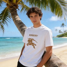 🐴《巴宝莉 Burberry》VIP高级定制! 2026春夏季新款短袖。这款T恤是夏季男装系列新品,采用 🐴《巴宝莉 Burberry》VIP高级定制! 2026春夏季新款短袖。这款T恤是夏季男装系列新品,采用