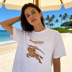 🐴《巴宝莉 Burberry》VIP高级定制! 2026春夏季新款短袖。这款T恤是夏季男装系列新品,采用 🐴《巴宝莉 Burberry》VIP高级定制! 2026春夏季新款短袖。这款T恤是夏季男装系列新品,采用