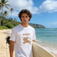 🐴《巴宝莉 Burberry》VIP高级定制! 2026春夏季新款短袖。这款T恤是夏季男装系列新品,采用 🐴《巴宝莉 Burberry》VIP高级定制! 2026春夏季新款短袖。这款T恤是夏季男装系列新品,采用