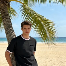 🐴《蒙口 Moncler》VIP高级定制! 2026春夏季新款短袖。这款T恤是夏季男装系列新品,采用丝光 🐴《蒙口 Moncler》VIP高级定制! 2026春夏季新款短袖。这款T恤是夏季男装系列新品,采用丝光