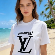 🐴《路易威登 LV》VIP高级定制! 2026春夏季新款短袖。这款T恤是夏季男装系列新品,采用丝光工艺进 🐴《路易威登 LV》VIP高级定制! 2026春夏季新款短袖。这款T恤是夏季男装系列新品,采用丝光工艺进