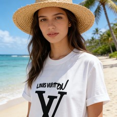 🐴《路易威登 LV》VIP高级定制! 2026春夏季新款短袖。这款T恤是夏季男装系列新品,采用丝光工艺进 🐴《路易威登 LV》VIP高级定制! 2026春夏季新款短袖。这款T恤是夏季男装系列新品,采用丝光工艺进