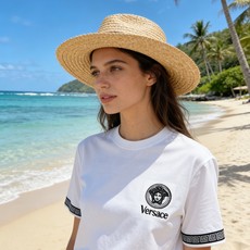 🐴《范思哲 Versace》VIP高级定制! 2026春夏季新款短袖。这款T恤是夏季男装系列新品,采用丝 🐴《范思哲 Versace》VIP高级定制! 2026春夏季新款短袖。这款T恤是夏季男装系列新品,采用丝