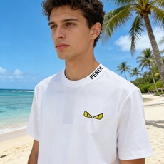 🐴《芬迪 FENDI》VIP高级定制! 2026春夏季新款短袖。这款T恤是夏季男装系列新品,采用丝光工艺 🐴《芬迪 FENDI》VIP高级定制! 2026春夏季新款短袖。这款T恤是夏季男装系列新品,采用丝光工艺