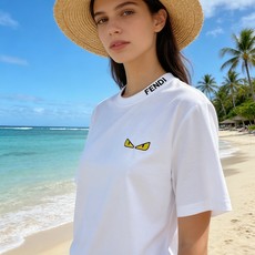 🐴《芬迪 FENDI》VIP高级定制! 2026春夏季新款短袖。这款T恤是夏季男装系列新品,采用丝光工艺 🐴《芬迪 FENDI》VIP高级定制! 2026春夏季新款短袖。这款T恤是夏季男装系列新品,采用丝光工艺