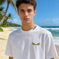 🐴《芬迪 FENDI》VIP高级定制! 2026春夏季新款短袖。这款T恤是夏季男装系列新品,采用丝光工艺 🐴《芬迪 FENDI》VIP高级定制! 2026春夏季新款短袖。这款T恤是夏季男装系列新品,采用丝光工艺