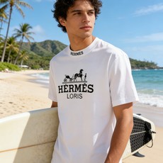 🐴《爱马仕 HERMES》VIP高级定制! 2026春夏季新款短袖。这款T恤是夏季男装系列新品,采用丝光 🐴《爱马仕 HERMES》VIP高级定制! 2026春夏季新款短袖。这款T恤是夏季男装系列新品,采用丝光