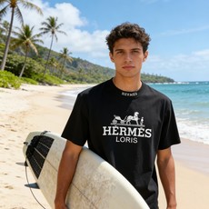 🐴《爱马仕 HERMES》VIP高级定制! 2026春夏季新款短袖。这款T恤是夏季男装系列新品,采用丝光 🐴《爱马仕 HERMES》VIP高级定制! 2026春夏季新款短袖。这款T恤是夏季男装系列新品,采用丝光