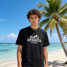 🐴《爱马仕 HERMES》VIP高级定制! 2026春夏季新款短袖。这款T恤是夏季男装系列新品,采用丝光 🐴《爱马仕 HERMES》VIP高级定制! 2026春夏季新款短袖。这款T恤是夏季男装系列新品,采用丝光